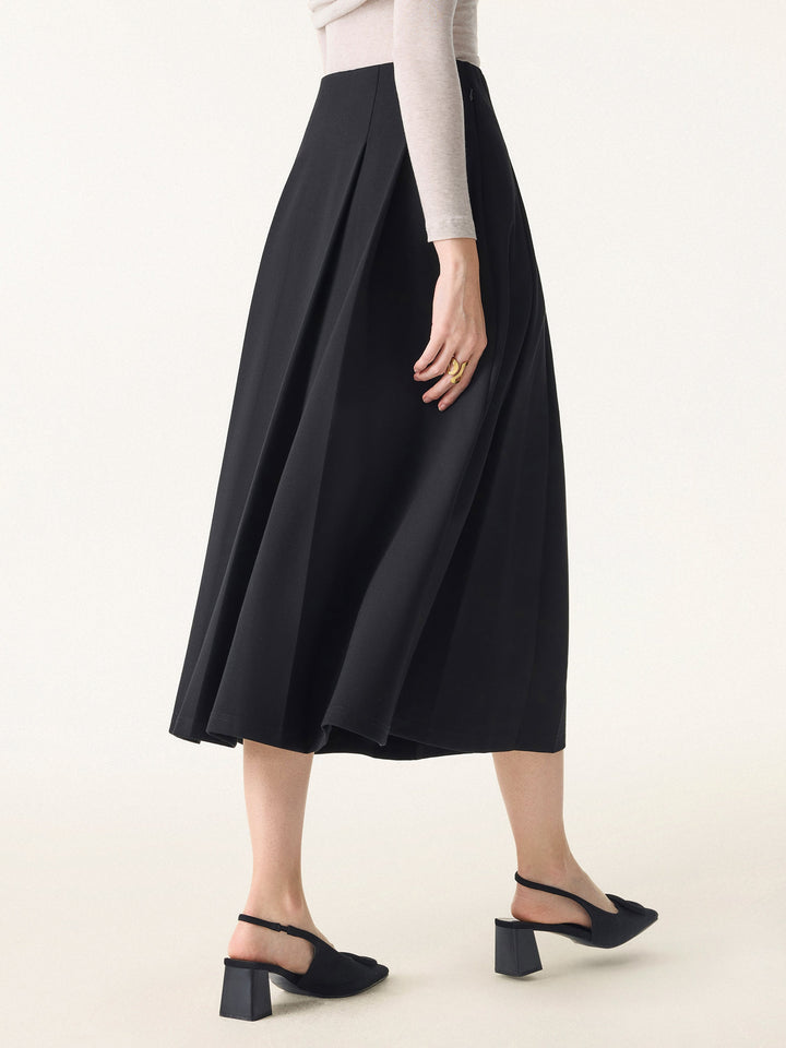 Wrinkle-Resistant A-line Tucked Pull-on Midi Skirt with Pockets